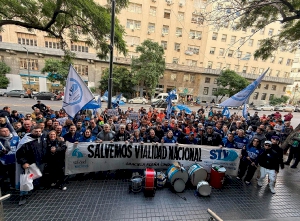 MOVILIZACIÓN AL EDIFICIO DE EMPLEO PÚBLICO EN DEFENSA DE VIALIDAD NACIONAL - 21.05.2025