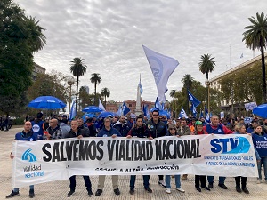 Movilización y advertencia de Trabajadores Viales: «el gobierno quiere dejar a más de 4000 familias en la calle»