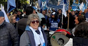 Trabajadores Viales marchan por Cristina con un mensaje a Milei: «Ella no ponía un techo para discutir salarios»